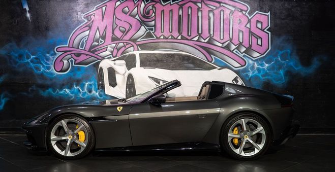 Ferrari 12Cilindri 12 spyder Gris de 2025