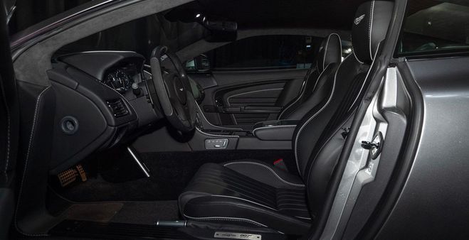 Aston martin DB9 007 bond edition Gris de 2015