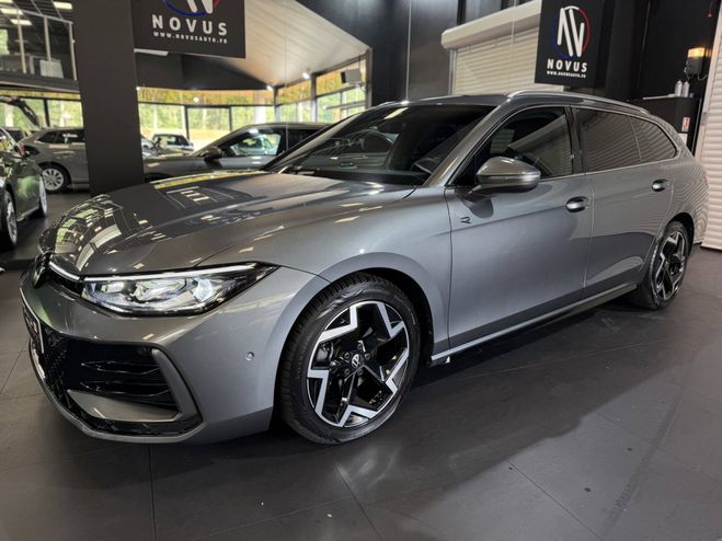 Volkswagen Passat Variant SW 2.0 TDI 150 CV R-LINE GRIS de 2025