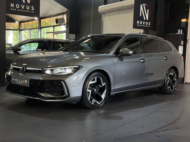 Volkswagen Passat Variant SW 2.0 TDI 150 CV R-LINE GRIS de 2025
