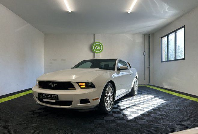 Ford Mustang V 3.7 V6 BVA 310 cv / HOMOLOGUEE FRANCE  BLANC de 2011