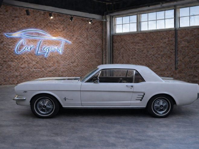 Ford Mustang V8 289ci 1966 Coupe de Beige Clair de 1966