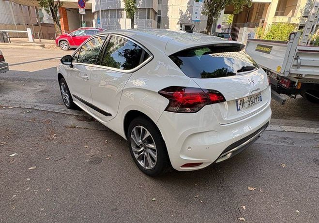 Citroen DS4 Urban show 1.2 130 cv 1 �re main Blanc de 2015