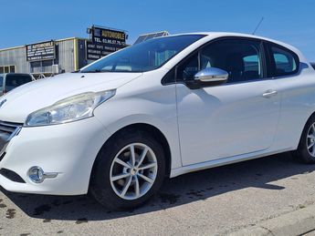  Voir d&eacute;tails -Peugeot 208 1.2 VTi 82 cv ACTIVE MOTEUR ENVIRON 300  &agrave; Benfeld (67)