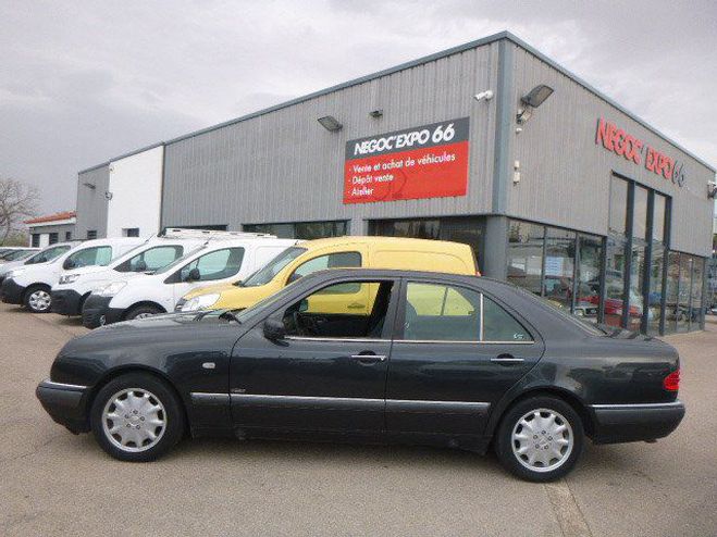Mercedes Classe E 420 v8 El�gance A Gris de 1996