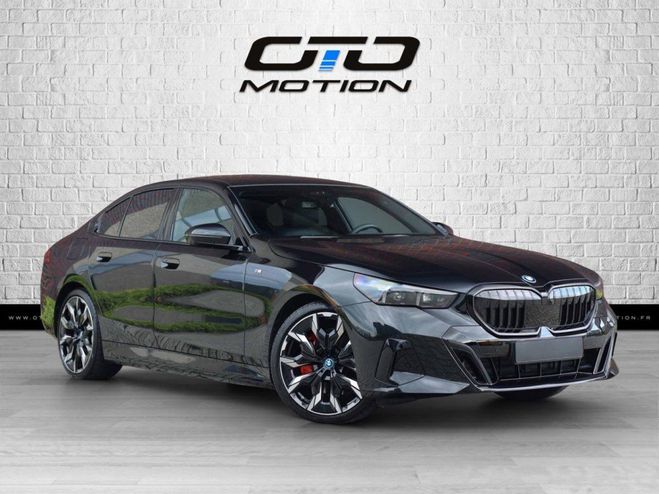 BMW Serie 5 550e xDrive PHEV 489 ch BVA8 G60 M Sport Noir Sapphire de 2024