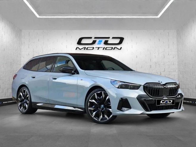 BMW Serie 5 TOURING 550e xDrive PHEV 489 ch BVA8 G61 Gris Brooklyn de 2024