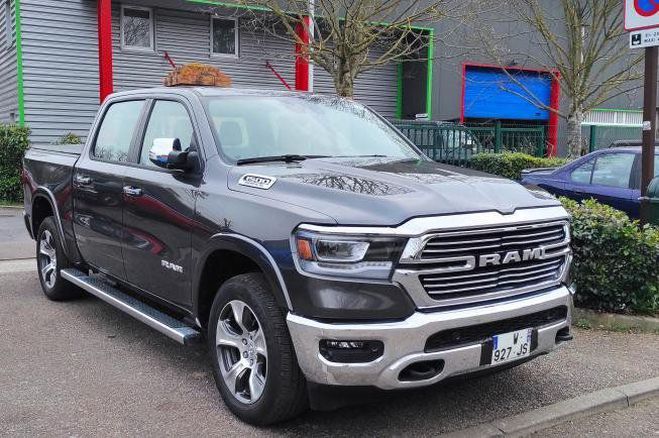 Dodge Ram - 1500 - LARAMIE CREWCAB 2021 GRIS de 2021