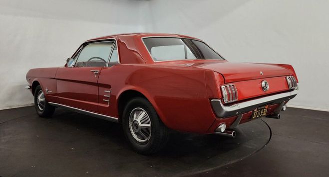 Ford Mustang  Rouge de 1966