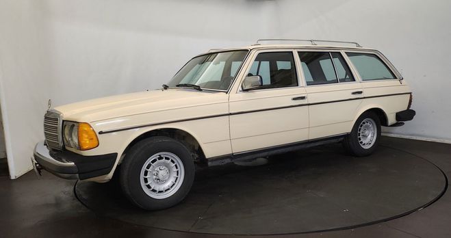 Mercedes 300 TD wagon Beige de 1982