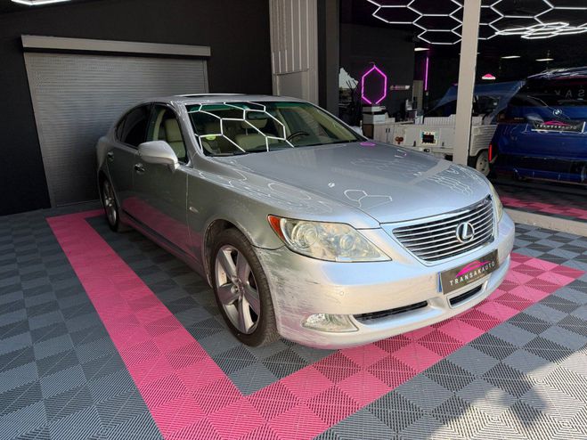Lexus LS 460 Pack Pr�sident A ~ 381ch ~ Toit ouvr Gris de 2008