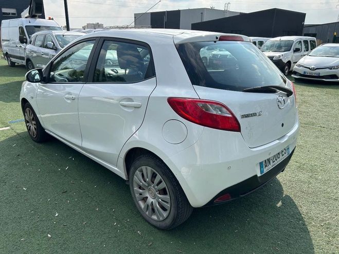 Mazda 2 1.3 MZR 75 ELEGANCE Blanc de 2010