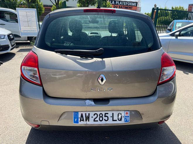 Renault Clio (2) 1.5 DCI 70 DYNAMIQUE 5P EURO5 CTOK M Gris de 2010