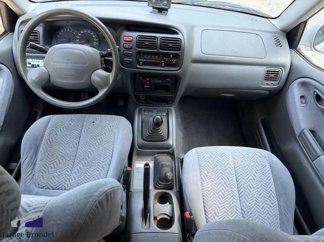 Suzuki Grand Vitara 2.0 i 128cv 4x4 Phase 2 Gris de 2001