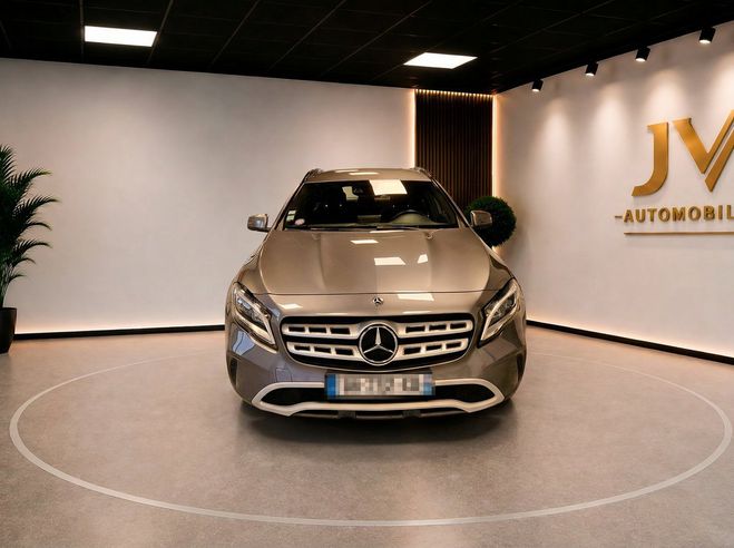 Mercedes Classe GLA 200 156ch 7G-DCT BUSINESS EXECUTIVE GRIS de 2018