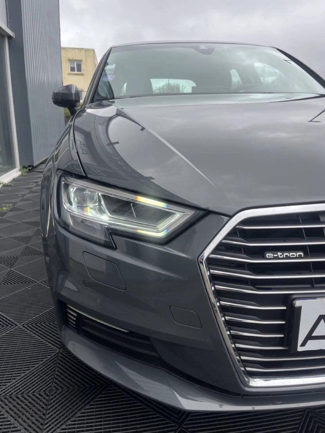 Audi A3 Sportback 40 e-tron 204ch Design luxe S  Gris de 2018