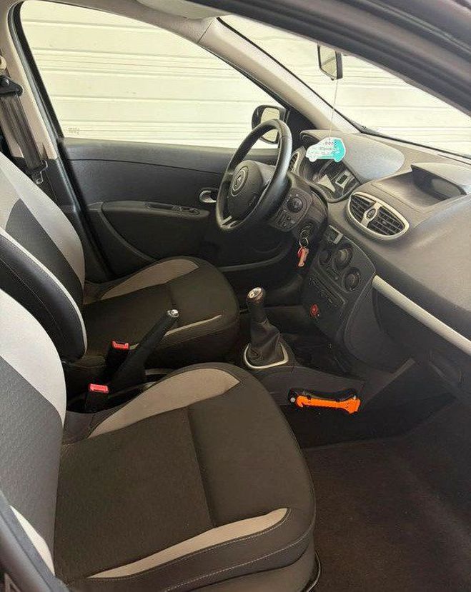 Renault Clio iii 1.5 dci 90 cv clim regulateur ordina Autre de 2011