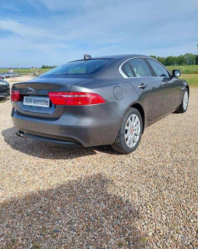 Jaguar XE 2.0D 180ch Prestige BVA8 Gris de 2017