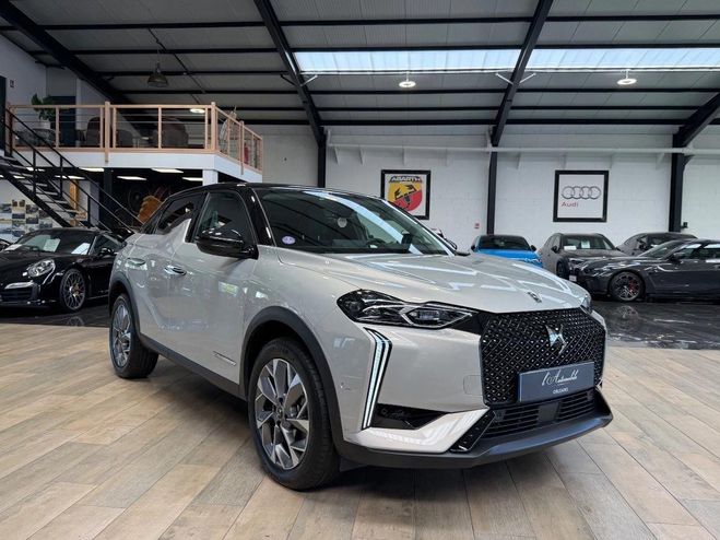 Citroen DS 3 ESPRIT DE VOYAGE 136 CV RIVOLI / 1� MA Gris de 2024