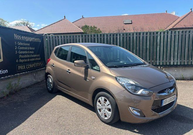 Hyundai Ix20 1.4 CRDi Lounge 78Cv 1 �res mains Marron de 2012