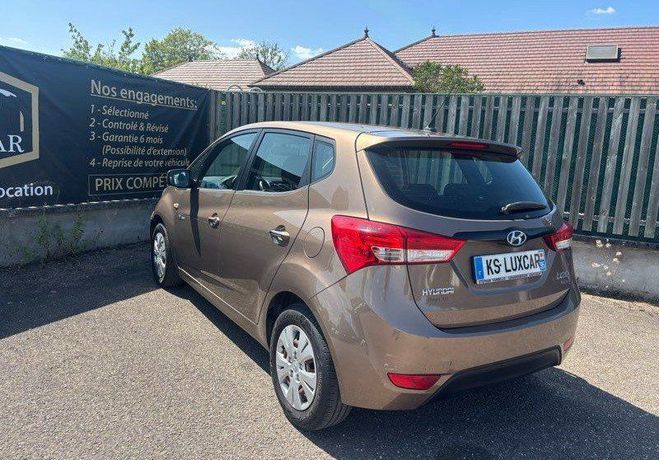 Hyundai Ix20 1.4 CRDi Lounge 78Cv 1 �res mains Marron de 2012