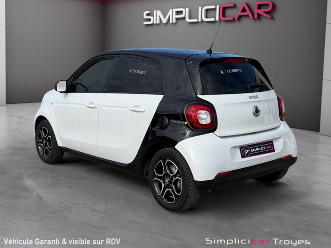 Smart Forfour II 0.9 90 PASSION TWINAMIC BVA6 Noir de 2017