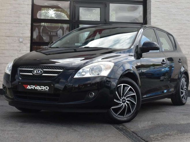 Kia Ceed d Ceed / 1.6i Sport Navi Airco Topstaat  Noir M�tallis� de 