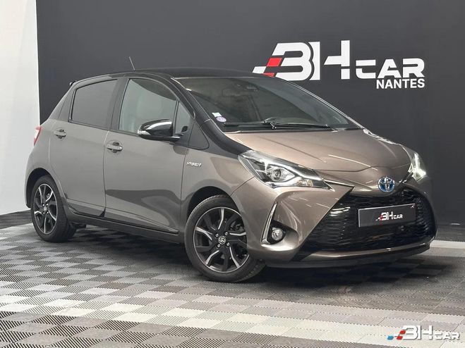 Toyota Yaris 1.5 VVTI 100H 75 HYBRID FULL-HYBRID COLL Gris de 2017