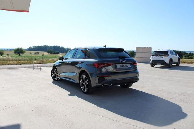 Audi A3 Sportback 35 TFSI 150CH MILD HYBRID S LI Gris de 2021