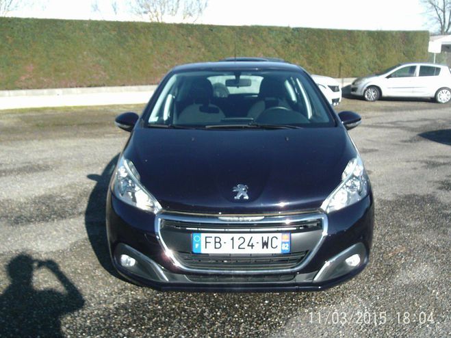 Peugeot 208 1.2 PureTech 82ch BVM5 Style Bleu Fonc� de 2018