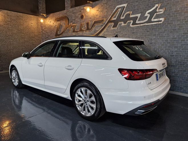 Audi A4 V (3) AVANT 2.0 40 TDI 204 BUSINESS LINE blanc glacier de 2021