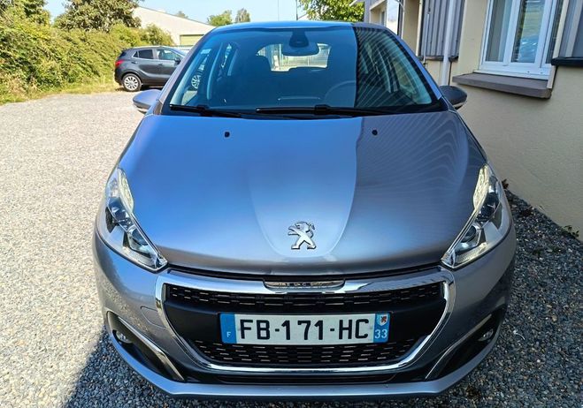 Peugeot 208 1.2 82 cv signature Gris de 2019