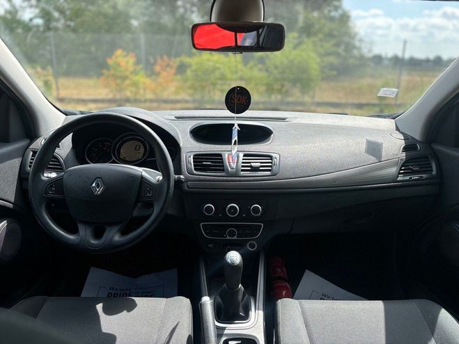 Renault Megane III ESTATE 1.5 DCI 90 CH EXPRESSION Gris Fonc� M�tallis� de 2010