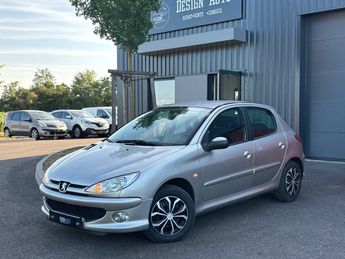  Voir d&eacute;tails -Peugeot 206 1.4 HDI 70 CH URBAN 5 PORTES &agrave; Eschau (67)