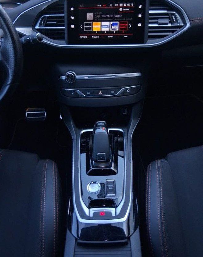 Peugeot 308 SW generation-ii 1.2 gt 130 eat8 puretec Gris de 2021