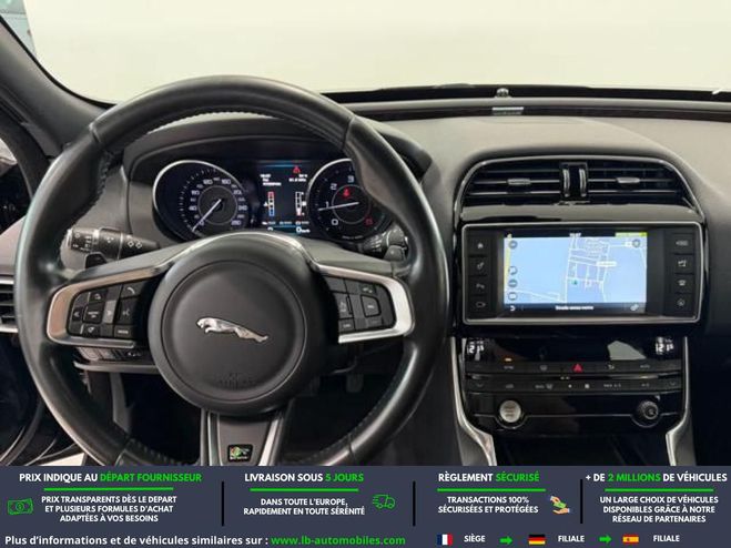 Jaguar XE 180 ch BVA Noir M�tallique de 2016