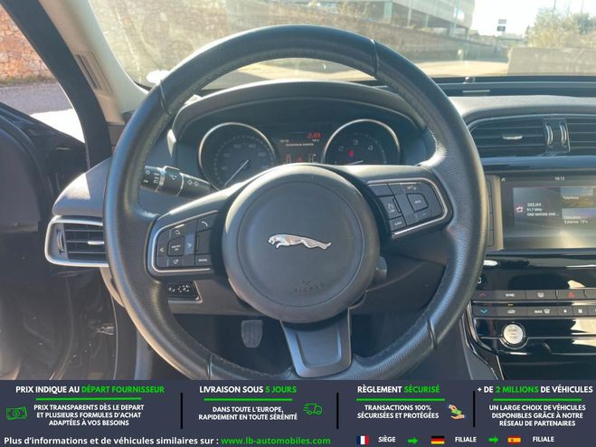 Jaguar XE 180 ch BVM Noir M�tallique de 2016