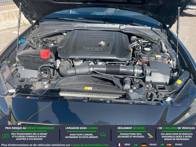 Jaguar XE 180 ch BVM Noir M�tallique de 2016