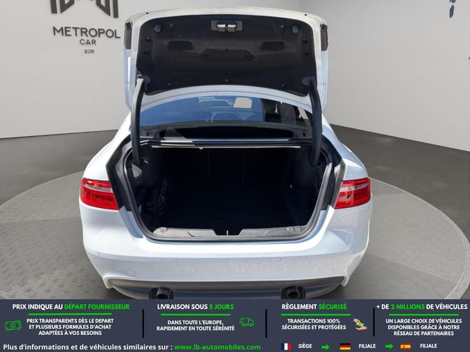Jaguar XE 240 ch BVA Blanc M�tallique de 2016