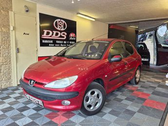  Voir d&eacute;tails -Peugeot 206 CT OK CLIM AUTO TBE A VOIR !! &agrave; Laveyron (26)