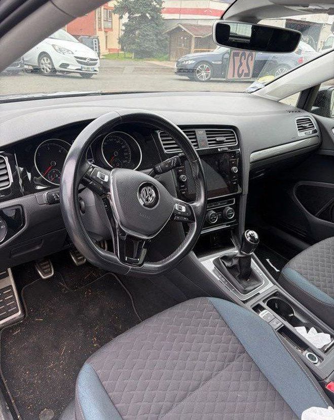 Volkswagen Golf 7 (2) iq drive tdi 116 revsion amortisse Noir de 2019