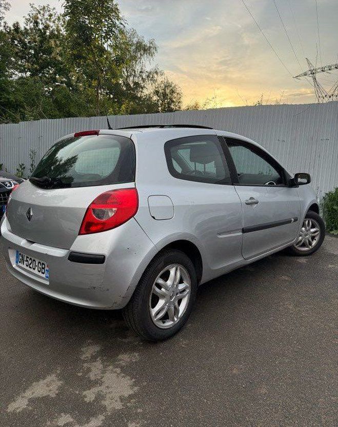 Renault Clio 1.2 authentique toit ouvrant Clim jantes Autre de 2006