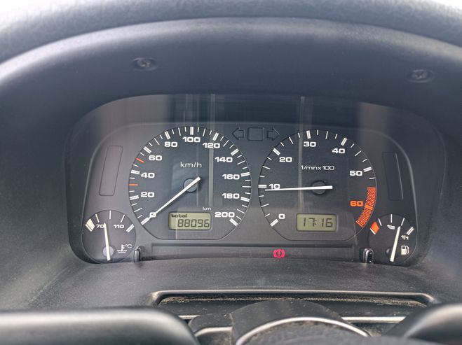 Volkswagen Polo 1.6 75cv avec clim   de 1996