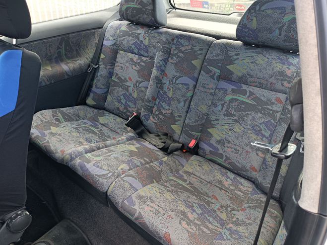 Volkswagen Polo 1.6 75cv avec clim   de 1996