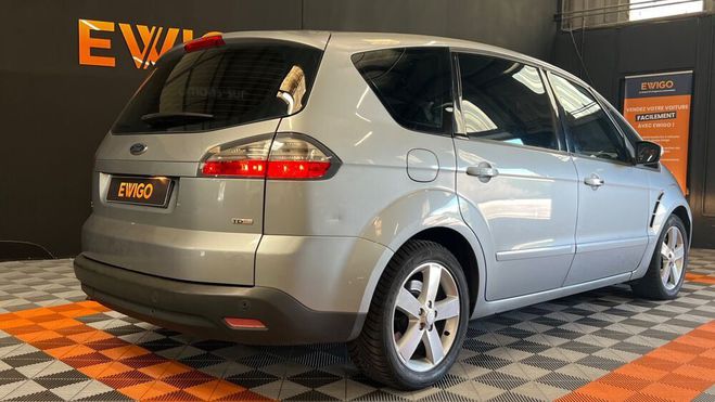 Ford S Max 2.0 TDCI 140ch TITANIUM 7 PLACES   BARRE GRIS de 2009