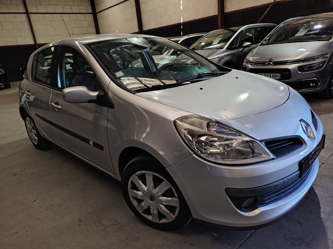 Renault Clio III 1.5 dCi 105ch FAP Privil�ge 5p GRIS de 2007
