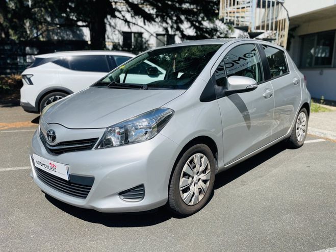 Toyota Yaris III D-4D 90cv BVM6 - Cam�ra Recul / Clim Gris de 2012