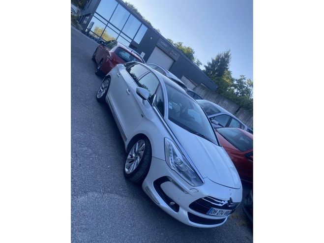 Citroen DS 5 Hybrid4 2.0 HDi 16V FAP - 160 - BV ETG BLANC de 2013