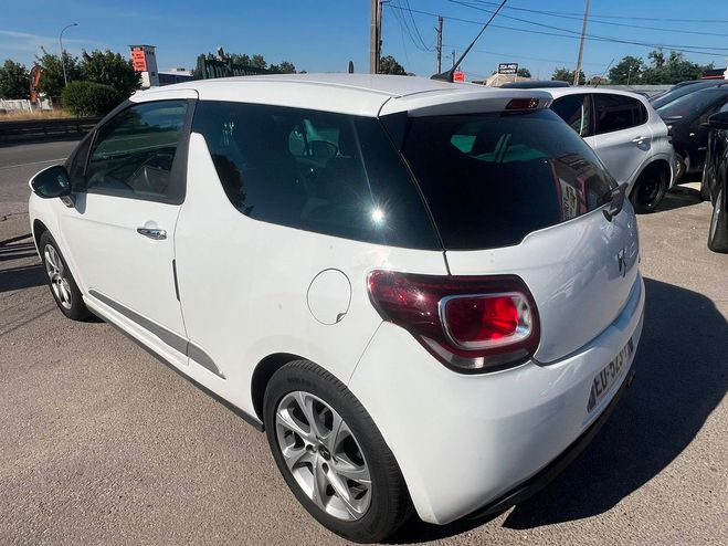 Citroen DS (2) 1.2 L 82 54V EMERAUDE MAGNIFIQUE ENT Gris de 2016