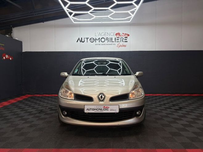 Renault Clio 1.4 16V PRIVIL�GE Champagne de 2006